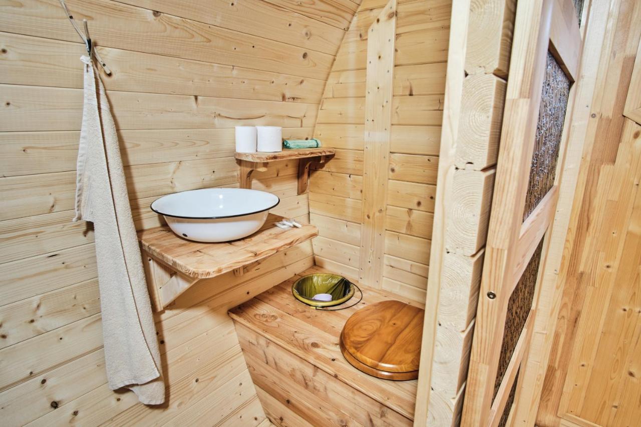 Viking Houses Strnadovsky Mlyn Jesenice  Esterno foto