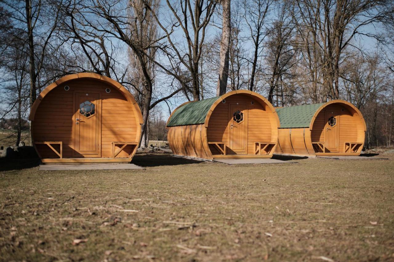 Viking Houses Strnadovsky Mlyn Jesenice  Esterno foto