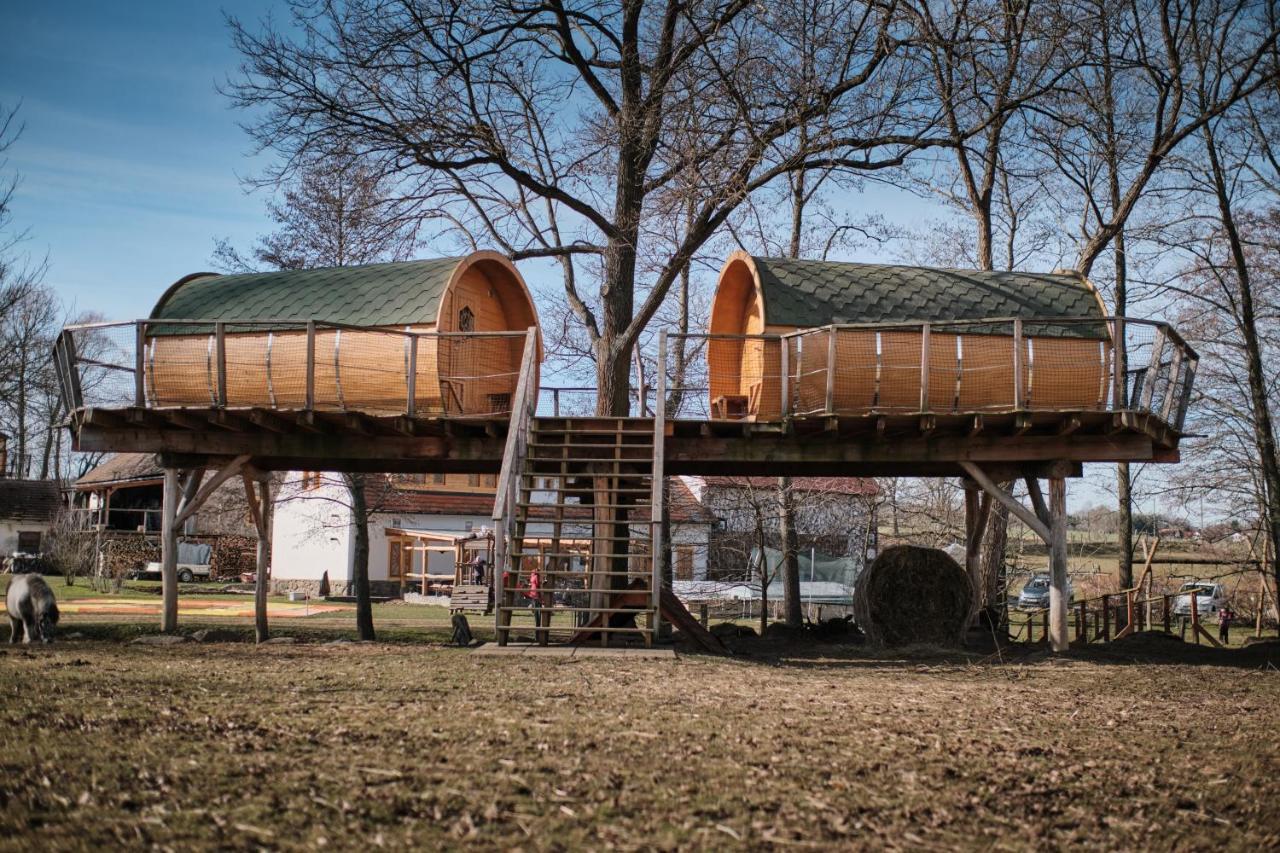 Appartamento Viking Houses Strnadovsky Mlyn Jesenice  Esterno foto