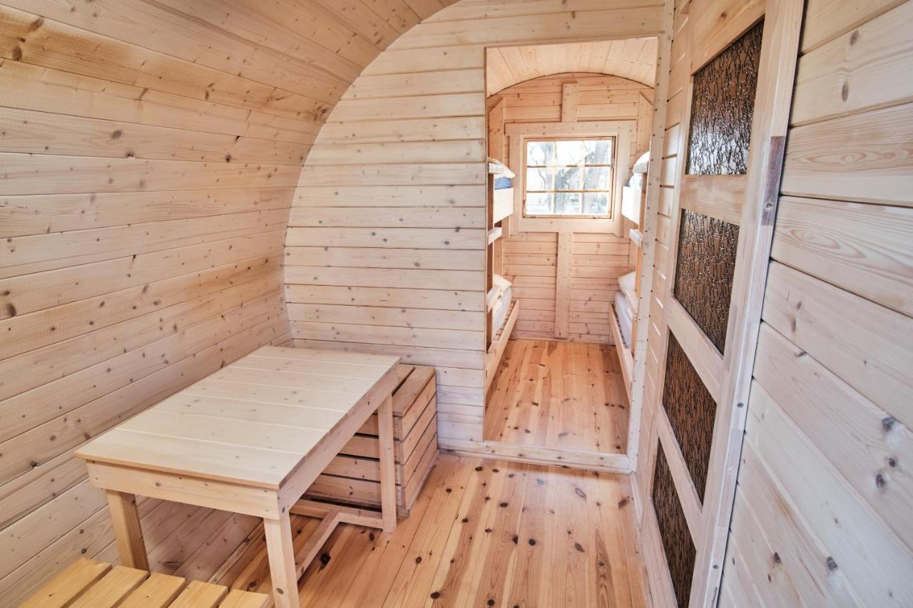 Viking Houses Strnadovsky Mlyn Jesenice  Esterno foto